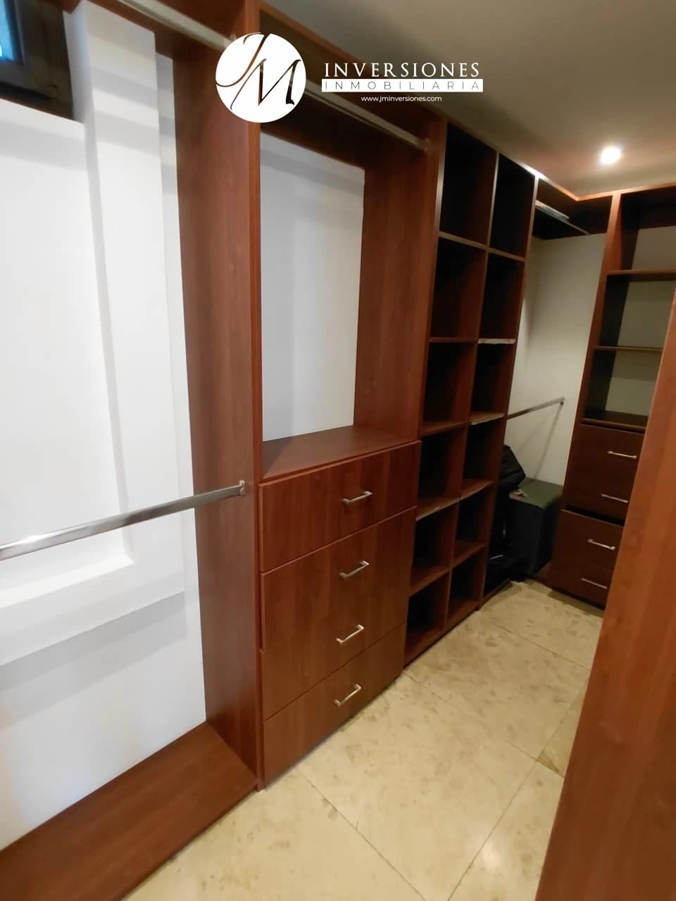 Apartamento en Renta con Linea blanca en zona 10 — Apartamento en Alquiler en Zona 10, Guatemala, Ciudad — foto 3 de 4