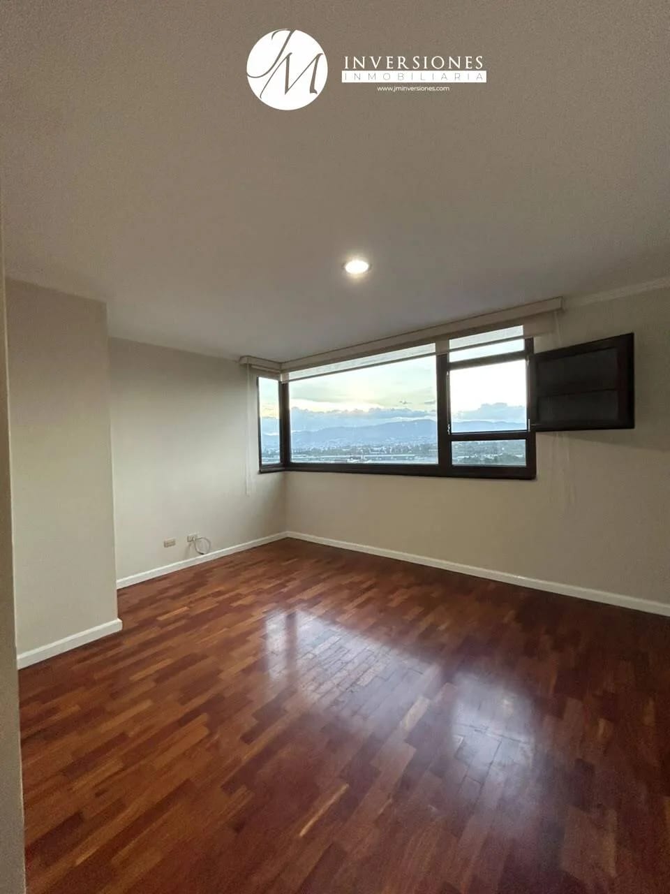 Apartamento en Renta de 3 Dormitorios en zona 14 — Apartamento en Alquiler en Zona 14, Guatemala, Ciudad — foto 3 de 17
