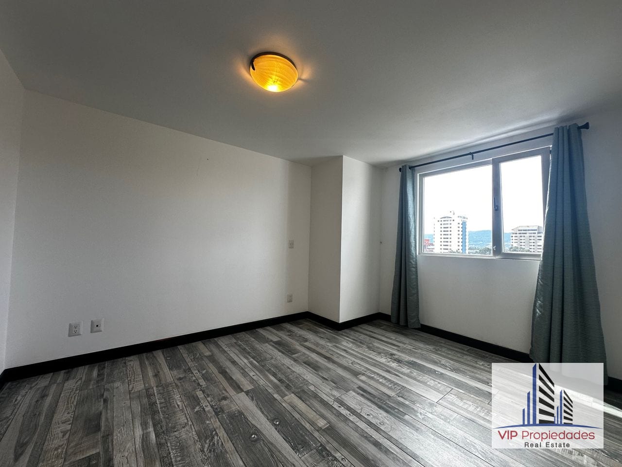 Zona 14, apartamento en alquiler — Apartamento en Alquiler en Catania, Zona 14, Guatemala, Ciudad — foto 4 de 12
