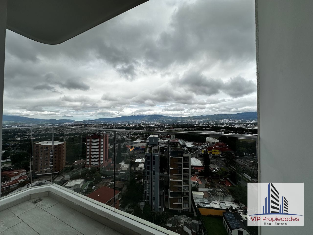 Zona 13 Verdú, penthouse en venta — Apartamento en Venta en Verdú, Zona 13, Guatemala, Ciudad — foto 2 de 17