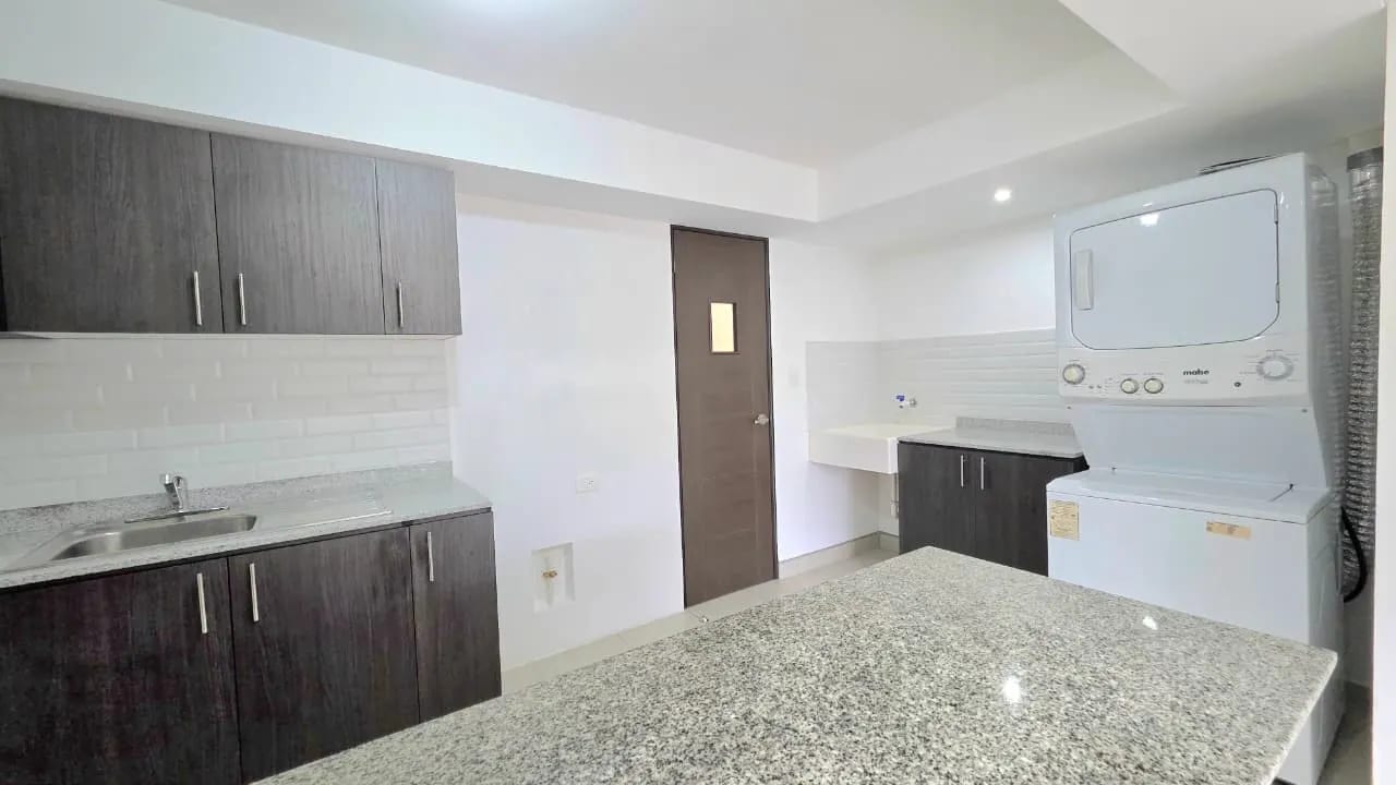 Apartamento en venta en zona 4 Mixco El Naranjo edificio Alegría. — Apartamento en Venta en Condado Naranjo, Zona 4 Mixco, Guatemala, Ciudad — foto 3 de 17