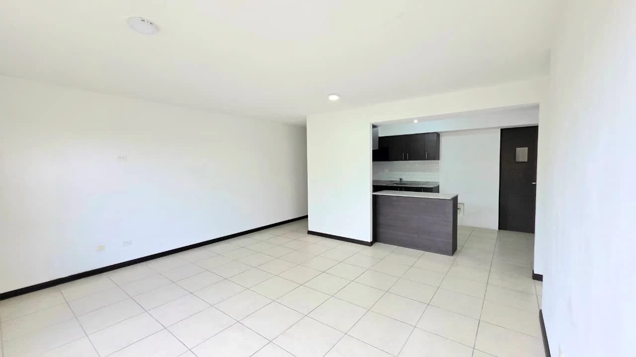 Apartamento en venta en zona 4 Mixco El Naranjo edificio Alegría. — Apartamento en Venta en Condado Naranjo, Zona 4 Mixco, Guatemala, Ciudad — foto 1 de 17