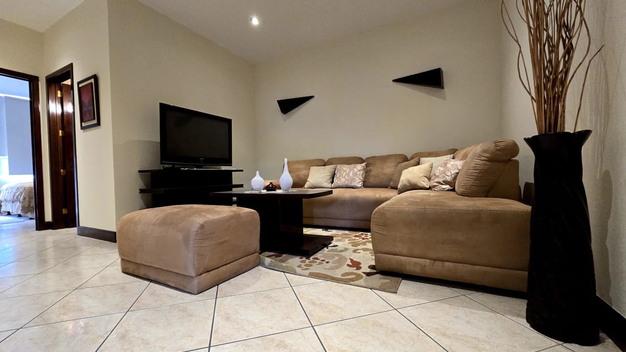 APARTAMENTO en venta en ZONA 10 ( ¡¡oportunidad!! ) — Apartamento en Venta en Zona 10, Guatemala, Ciudad — foto 3 de 6