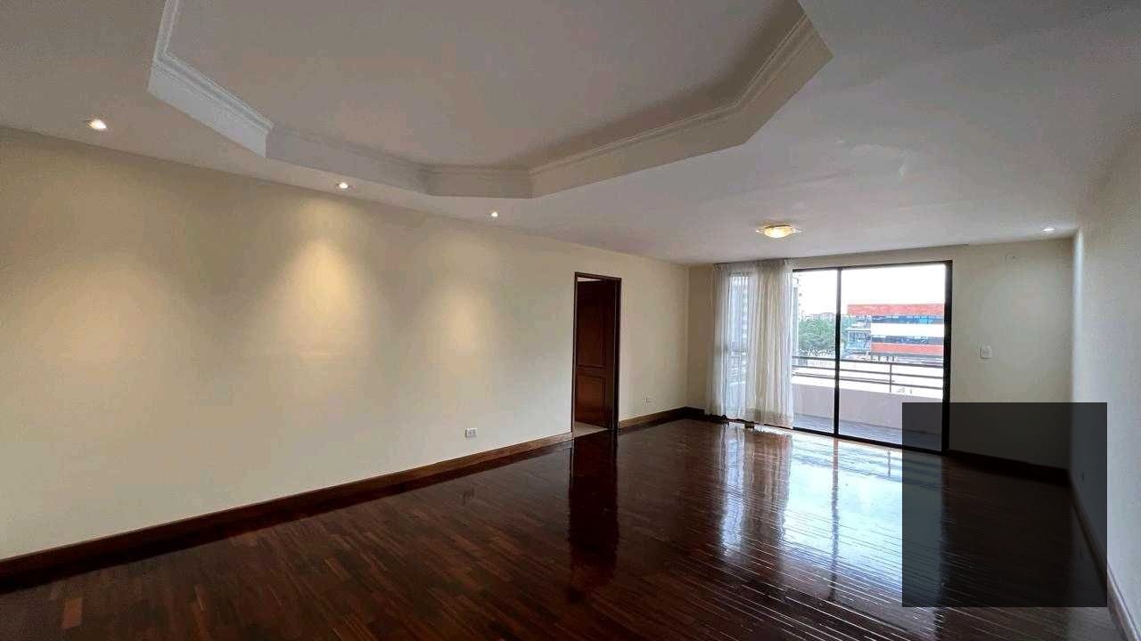 ???? APARTAMENTO EN VENTA en zona 14 Edificio Almeira - Image 1