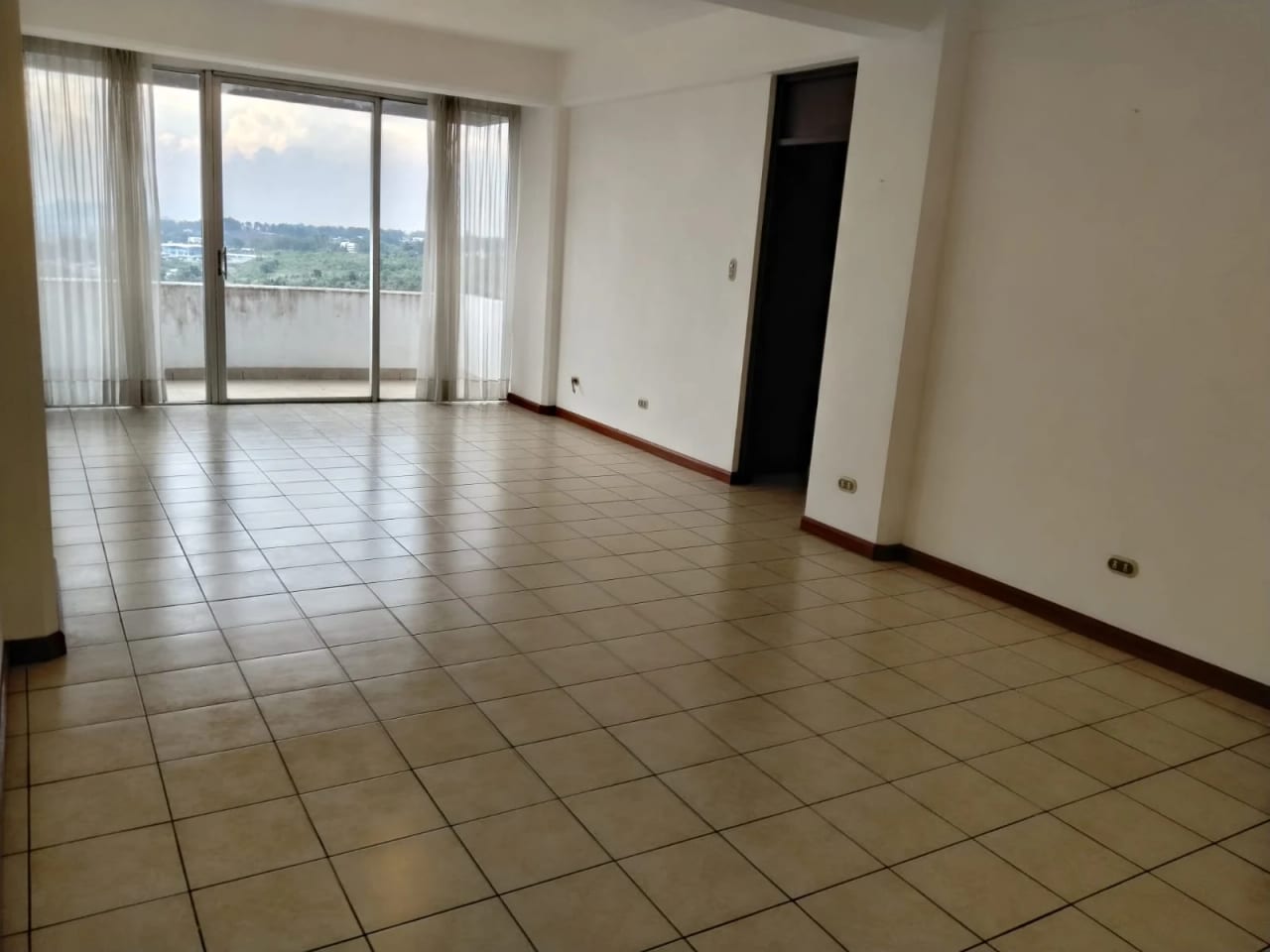 Apartamento Convista zona 15 — Apartamento en Alquiler en San Lázaro, Zona 15, Guatemala, Ciudad — foto 2 de 14
