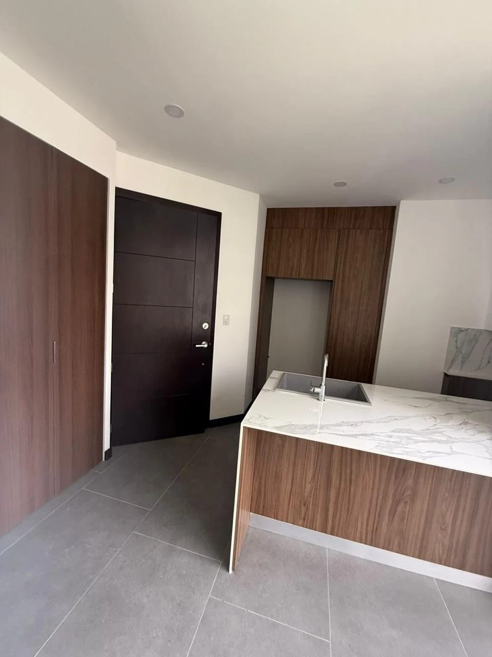 apartamento Moderno en Zona 15 — Apartamento en Alquiler en Zona 15, Guatemala, Ciudad — foto 13 de 17