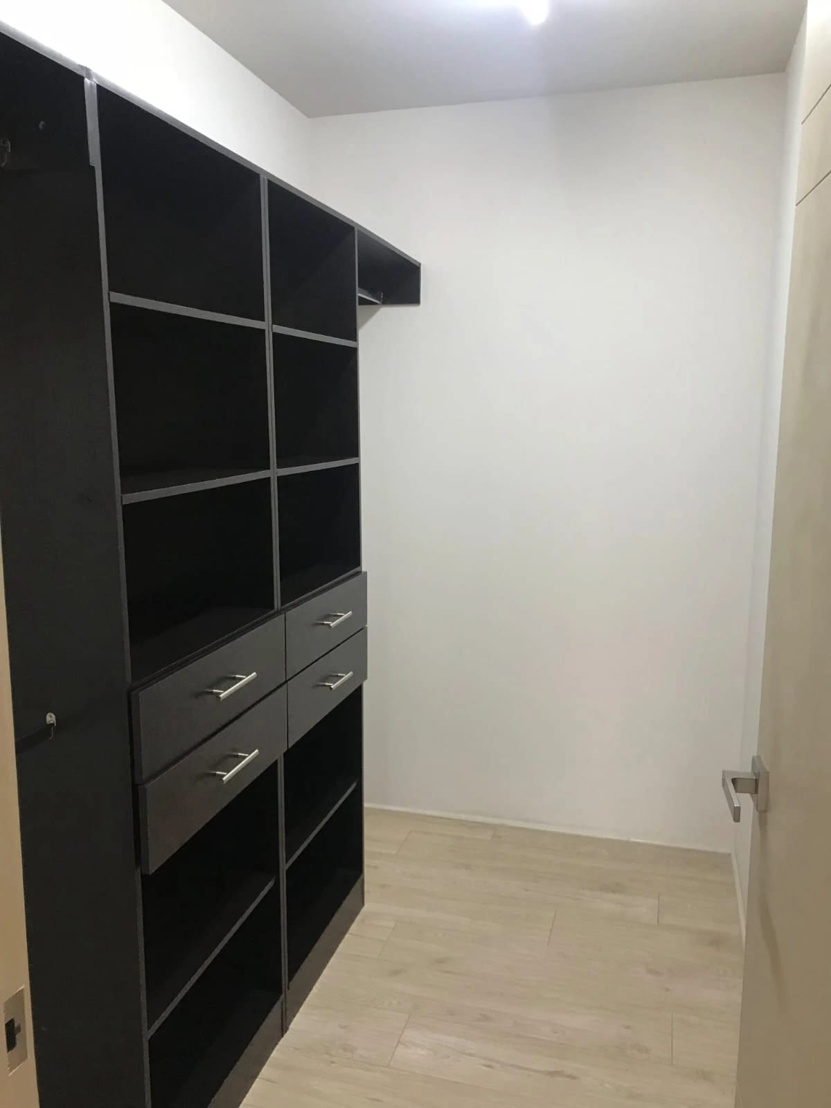 Apartamento de lujo en zona 10 — Apartamento en Alquiler en Zona 10, Guatemala, Ciudad — foto 9 de 17
