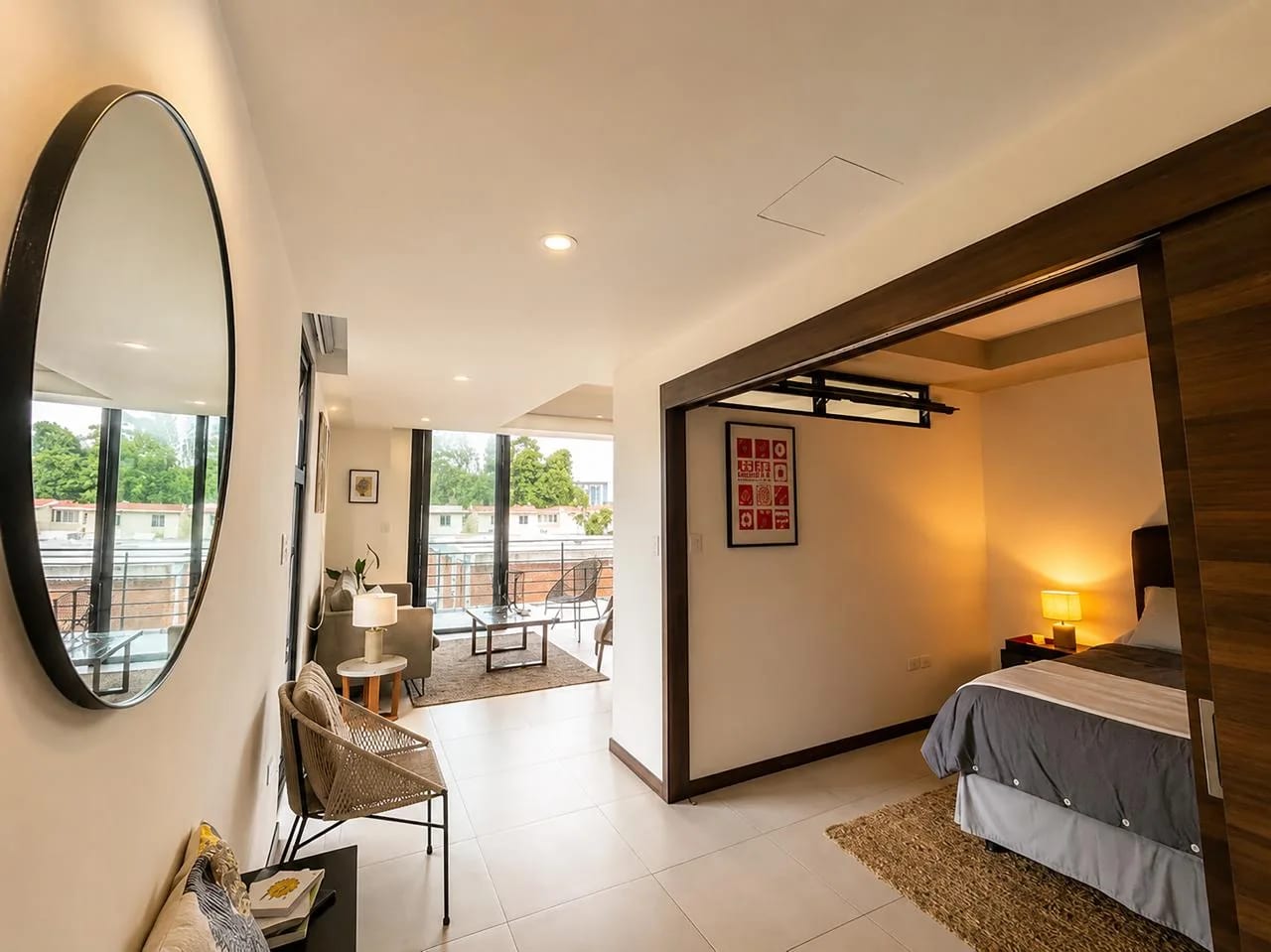 Apartamento de lujo en zona 10 — Apartamento en Alquiler en Zona 10, Guatemala, Ciudad — foto 1 de 14