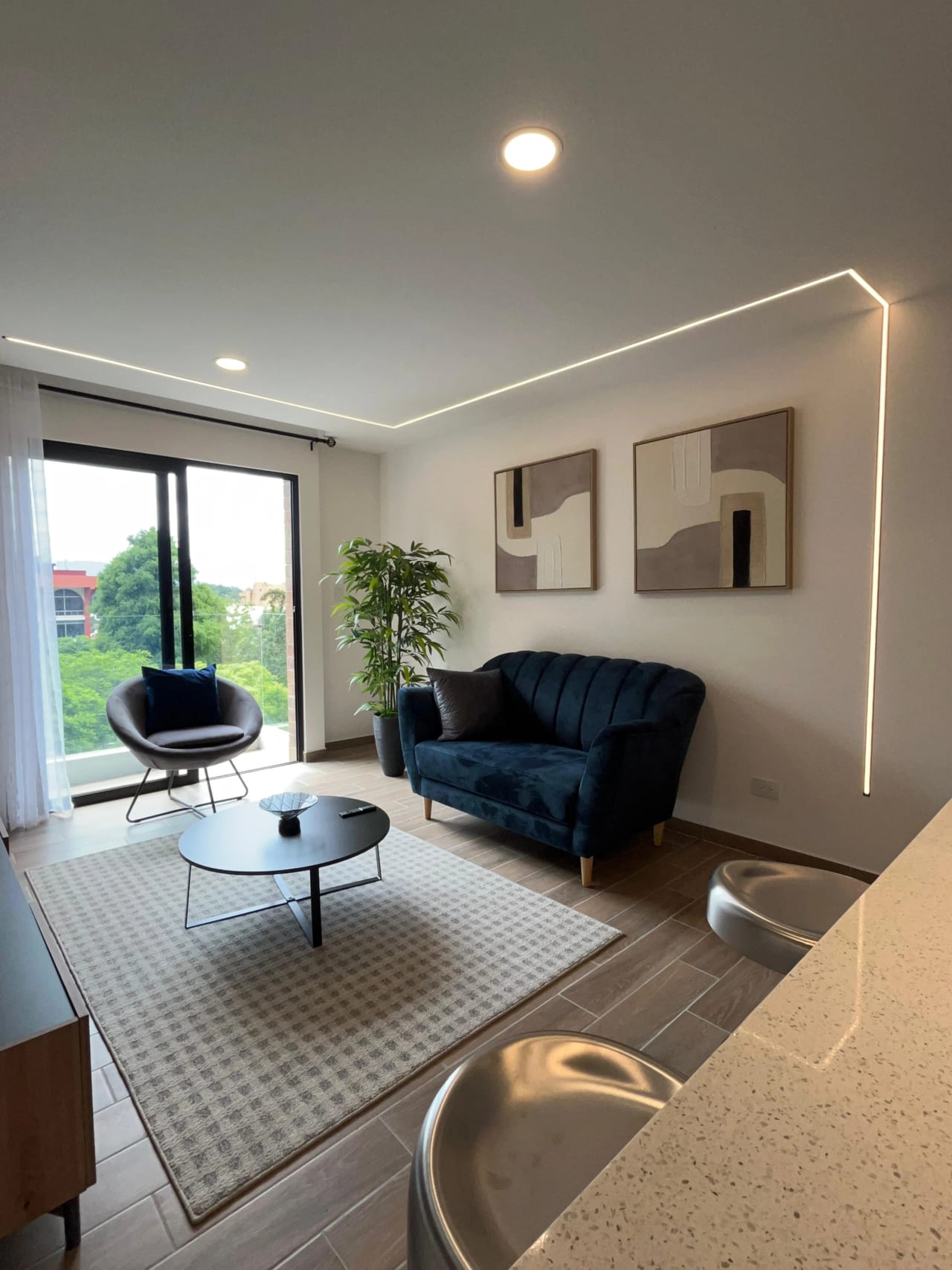 Apartamento de lujo amueblado en zona 14 — Apartamento en Alquiler en Zona 14, Guatemala, Ciudad — foto 1 de 13