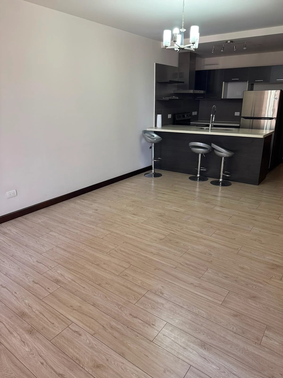 Apartamento en zona 10 — Apartamento en Alquiler en Zona 10, Guatemala, Ciudad — foto 2 de 13