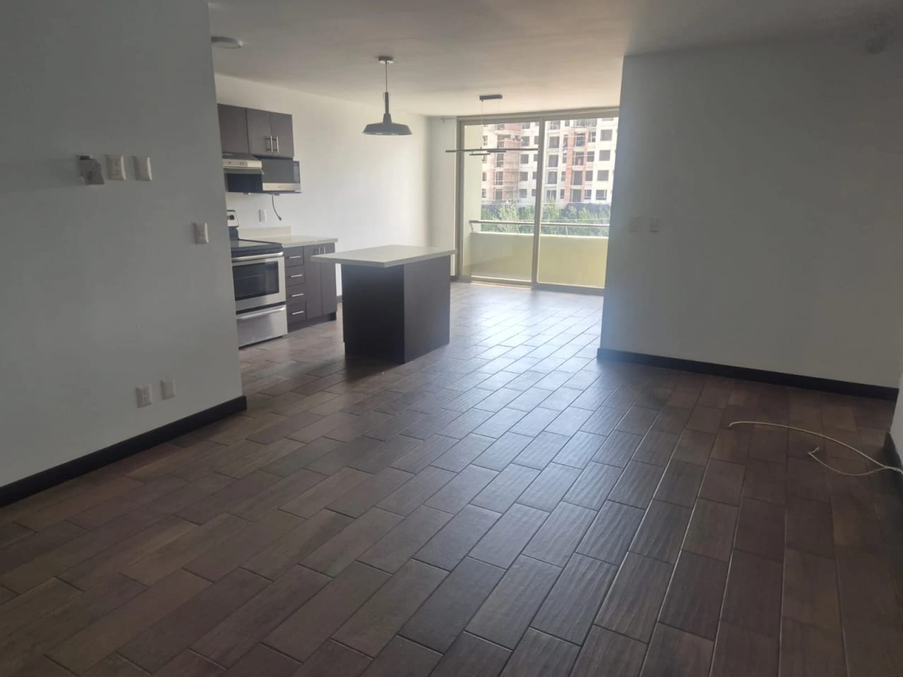 Apartamento de lujo en zona 10 — Apartamento en Alquiler en Zona 10, Guatemala, Ciudad — foto 1 de 13