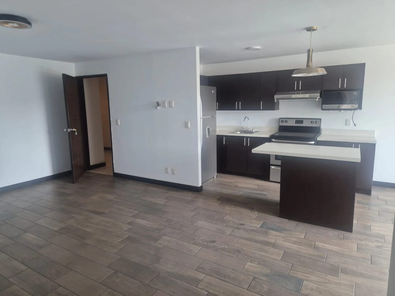 Apartamento de lujo en zona 10 — Apartamento en Alquiler en Zona 10, Guatemala, Ciudad — foto 7 de 13