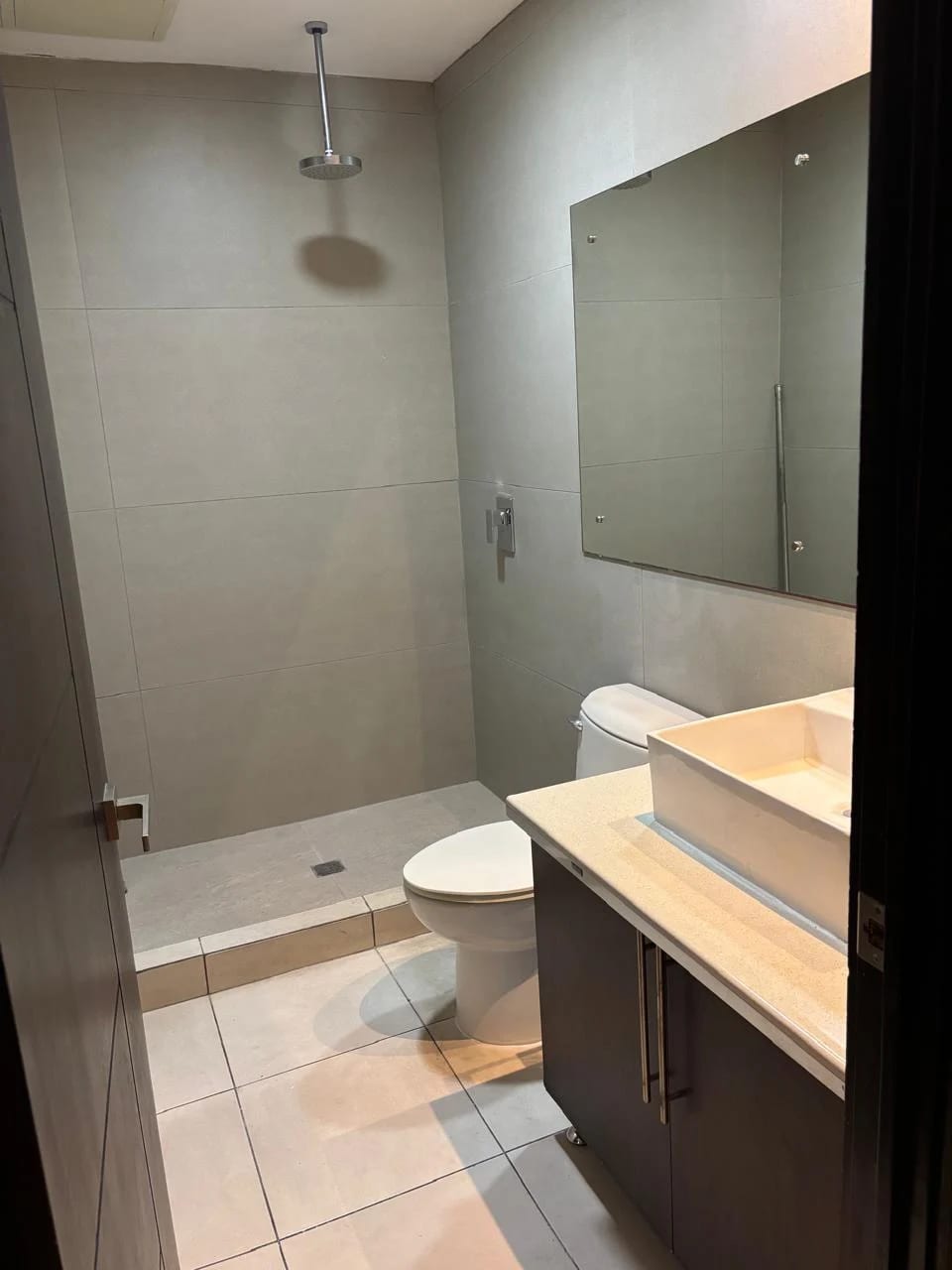 Apartamento exclusivo en zona 14 — Apartamento en Alquiler en Zona 14, Guatemala, Ciudad — foto 7 de 8