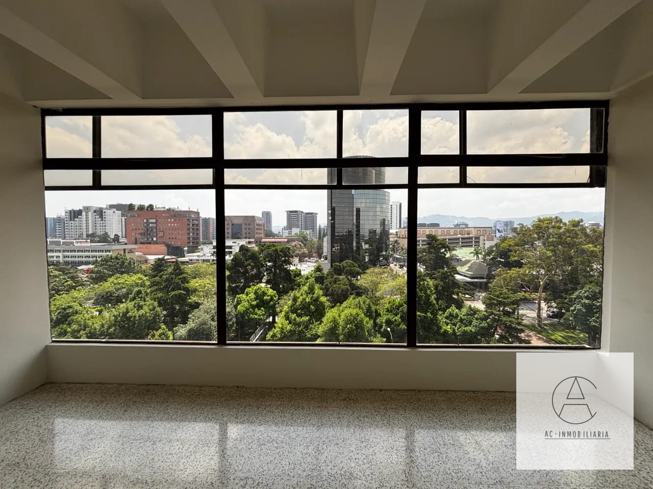 Alquiler Apto Reforma Obelisco Zona 9 — Apartamento en Alquiler en Reforma Obelisco, Zona 9, Guatemala, Ciudad — foto 2 de 13