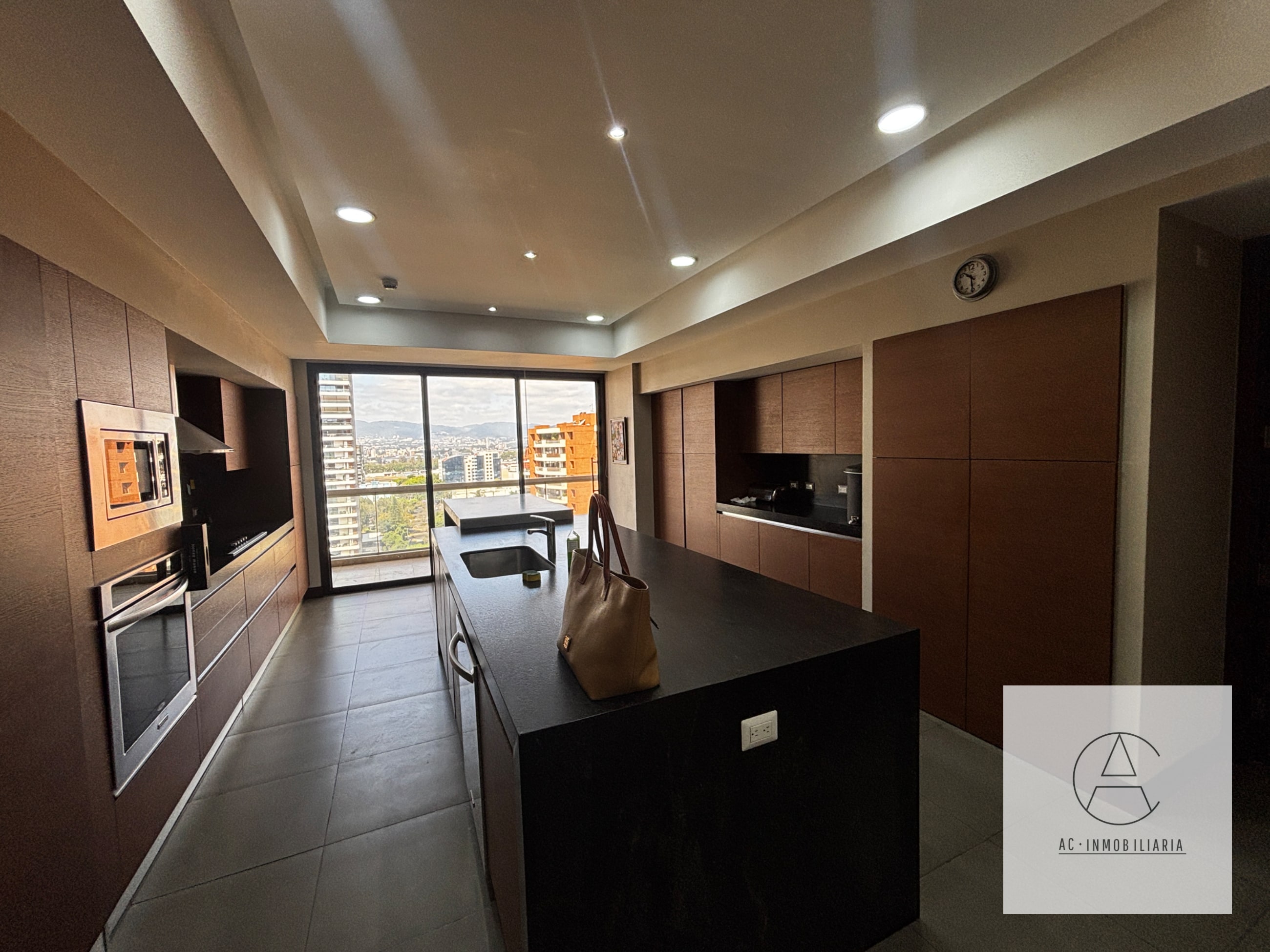 Apartamento en venta en zona 14 - 3