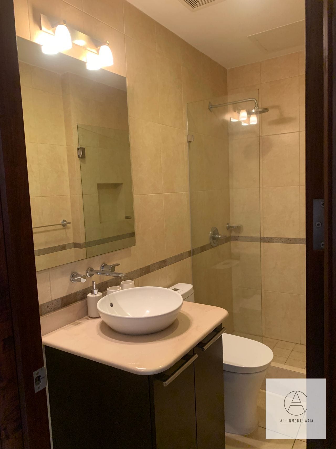 Apto. Amueblado en Renta. Edificio Santa Maria, zona 10 — Apartamento en Alquiler en Santa María, Zona 10, Guatemala, Ciudad — foto 12 de 14