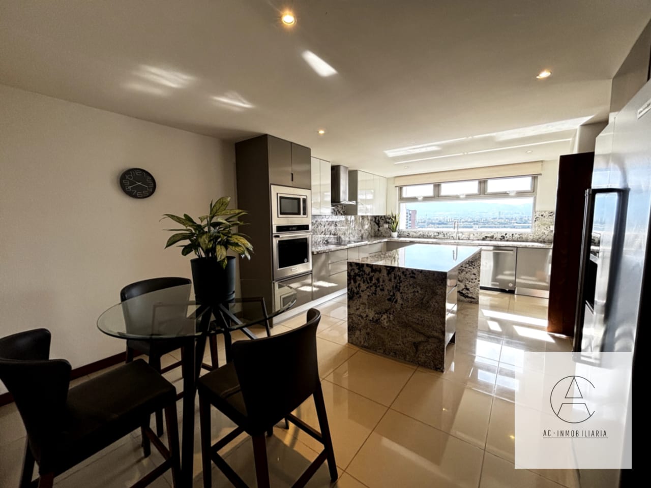 Apartamento de nivel completo en venta, zona 14 — Apartamento en Venta en Akoya, Zona 14, Guatemala, Ciudad — foto 17 de 17
