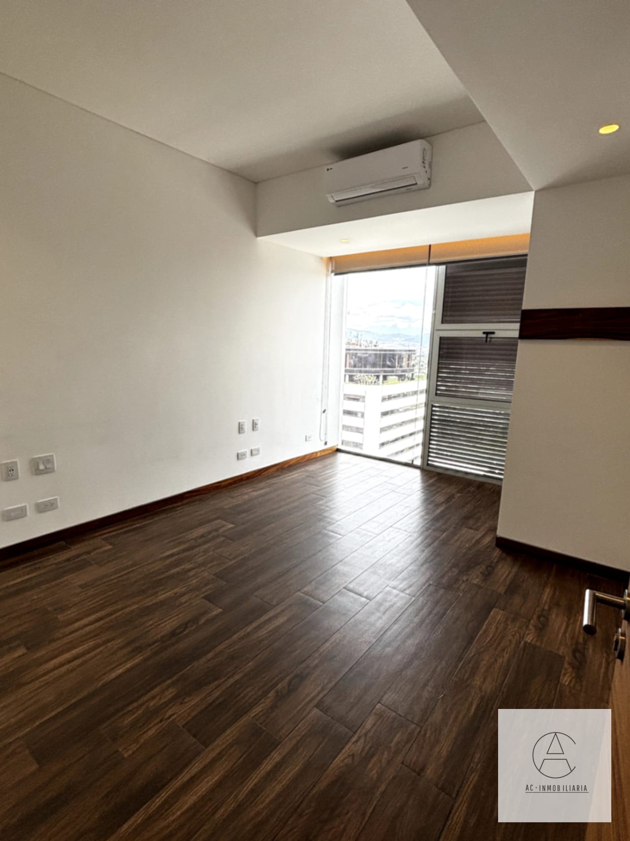 Apartamento en renta en AVIA, zona 10 — Apartamento en Alquiler en Avia, Zona 10, Guatemala, Ciudad — foto 9 de 15