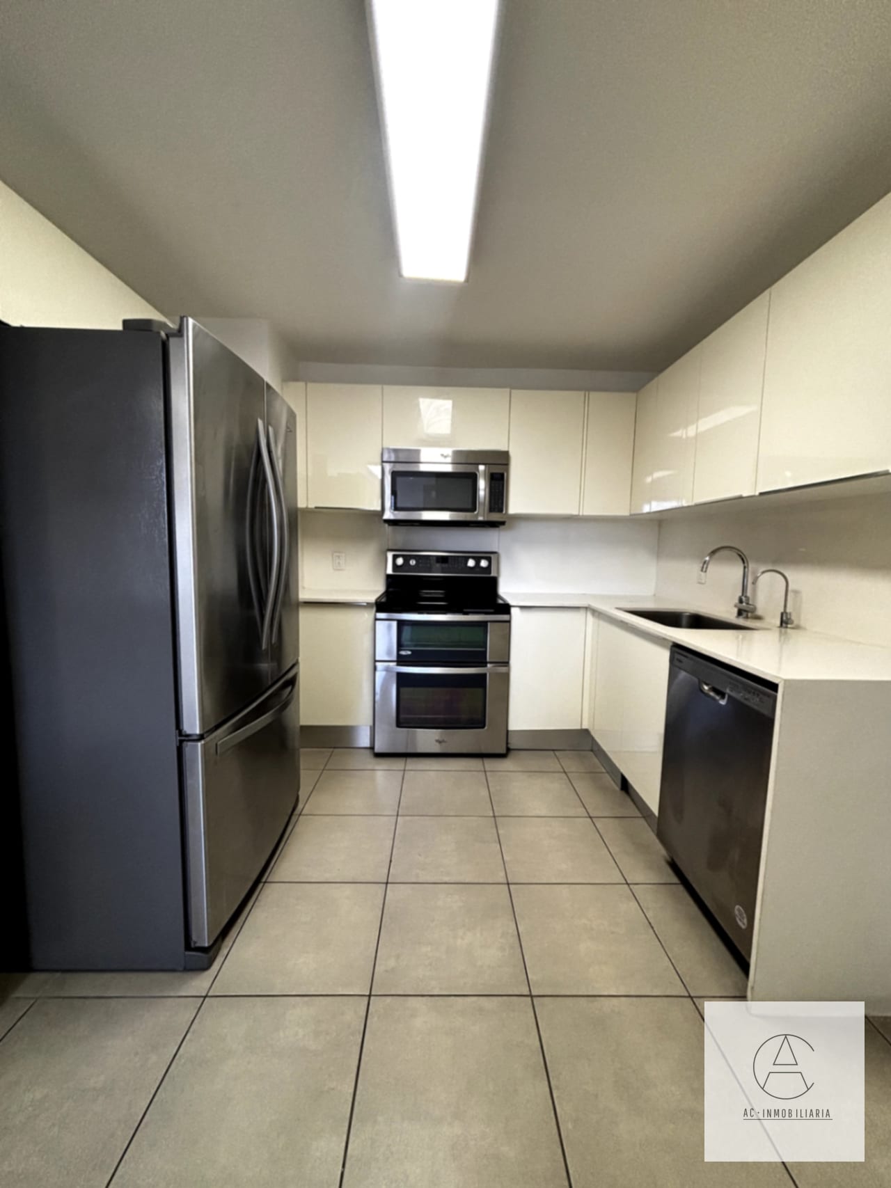 Apartamento amplio en Attica 2 — Apartamento en Alquiler en Attica II, Zona 14, Guatemala, Ciudad — foto 4 de 15