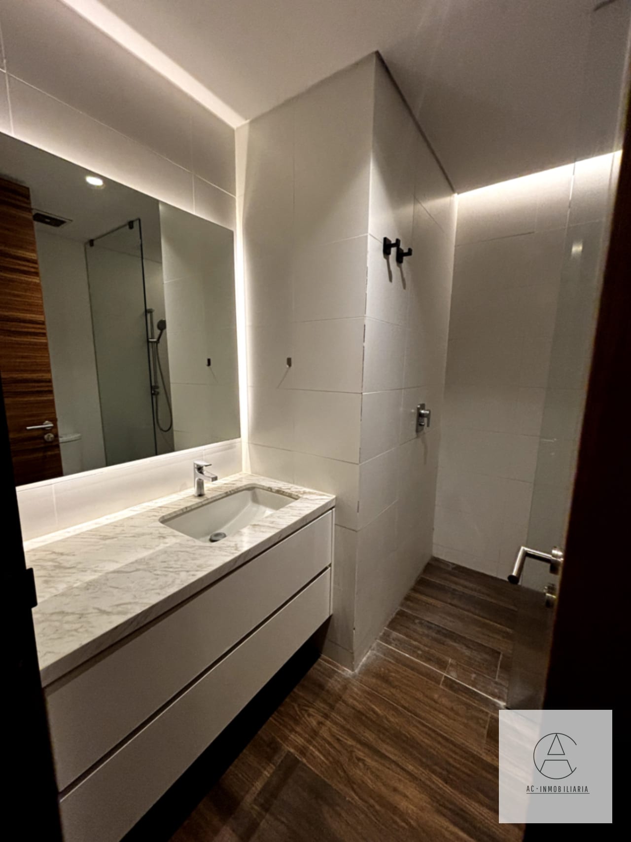Apartamento en renta en AVIA, zona 10 — Apartamento en Alquiler en Avia, Zona 10, Guatemala, Ciudad — foto 6 de 15