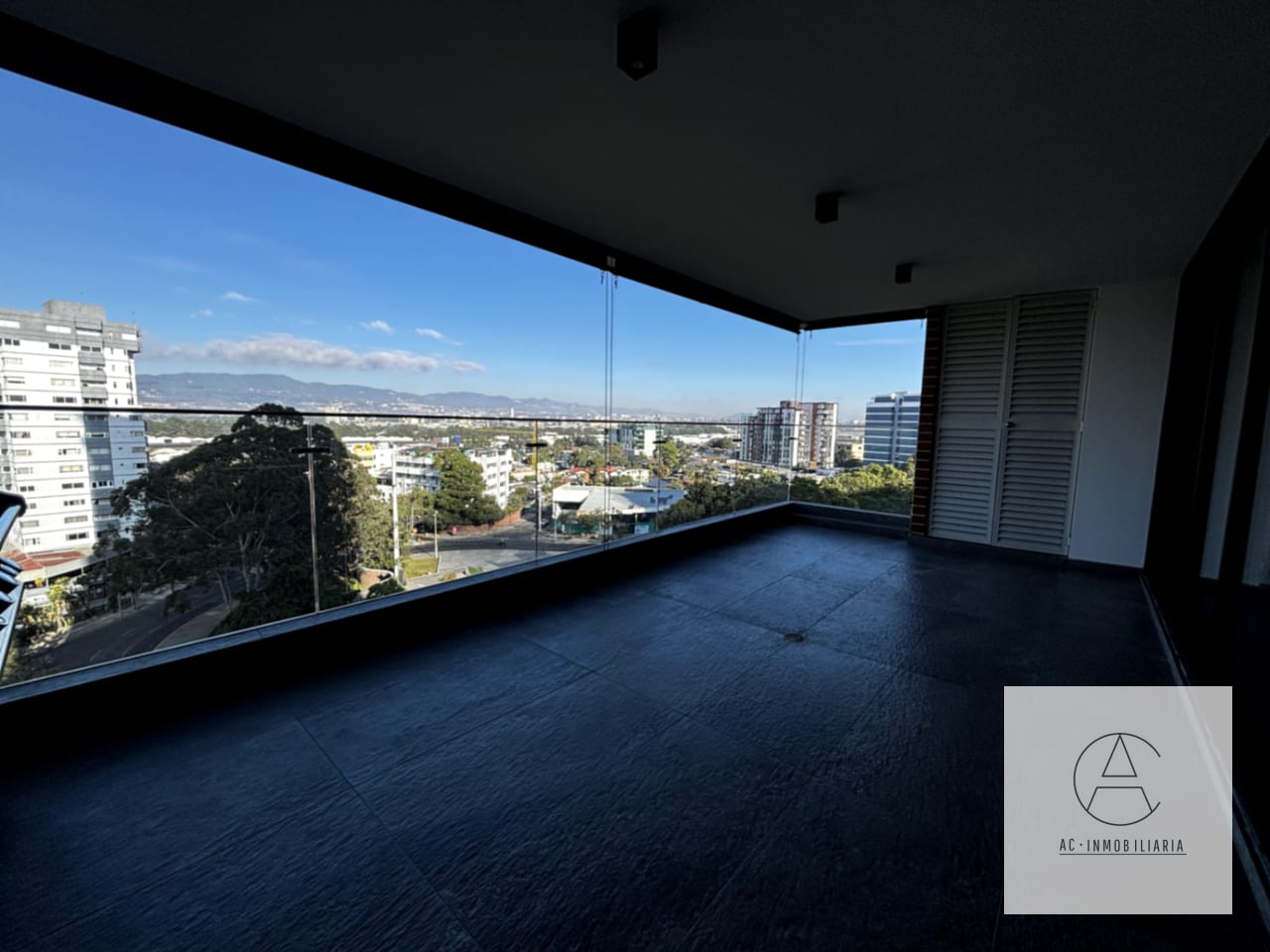 Apartamento en renta en Sekkei, *DISPONIBLE en NOVIEMBRE* — Apartamento en Alquiler en Sekkei, Zona 14, Guatemala, Ciudad — foto 3 de 14