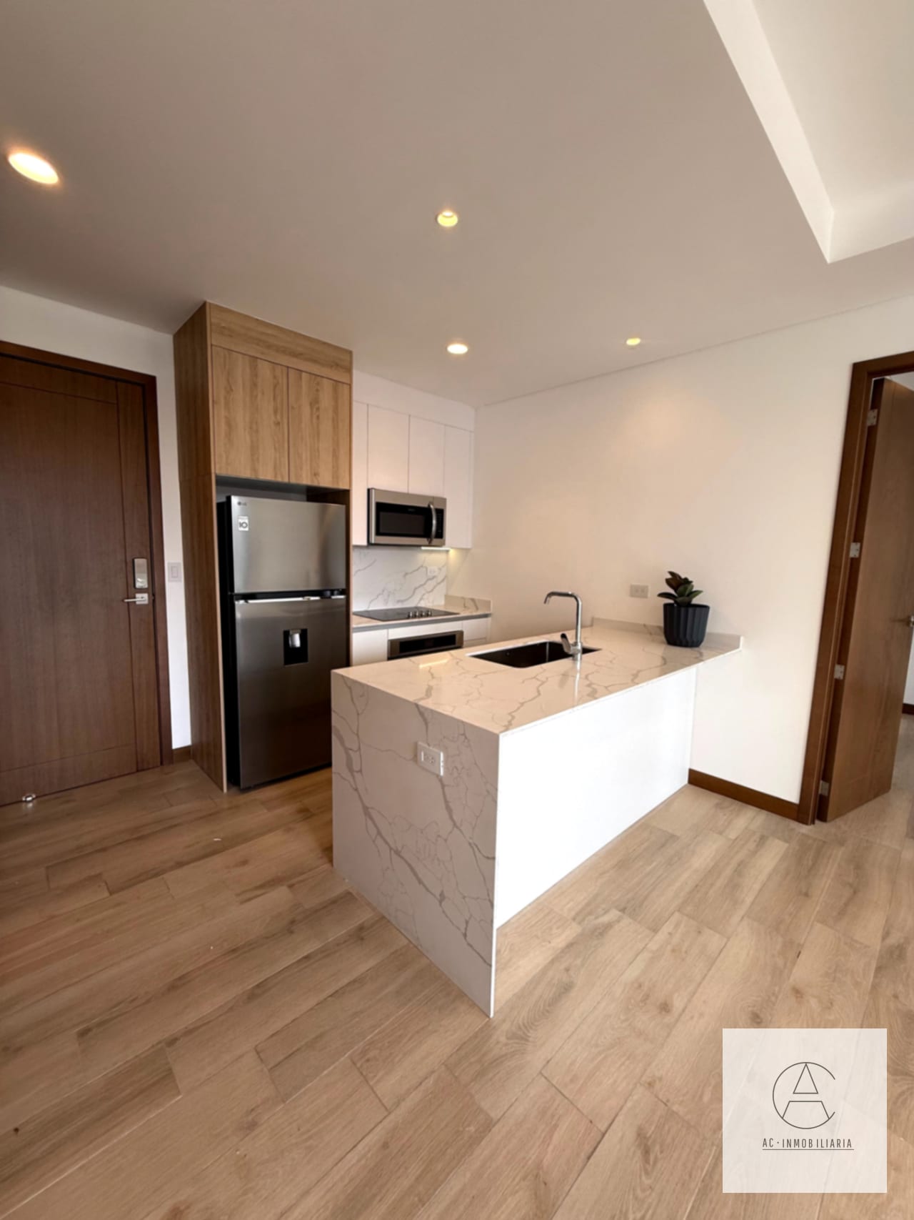 Apartamento en renta FERRÉ DIEZ, para estrenar — Apartamento en Alquiler en Ferré Diez, Zona 10, Guatemala, Ciudad — foto 3 de 16