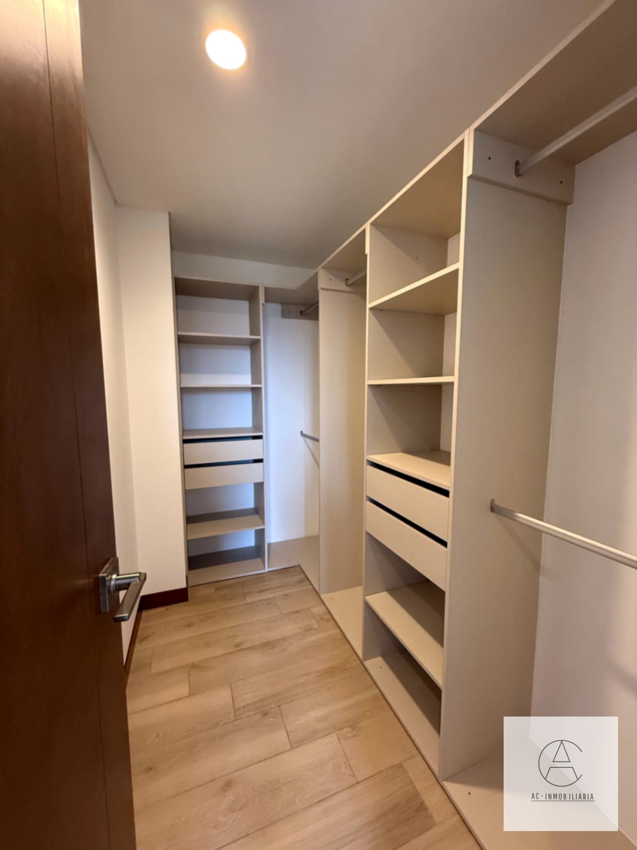 Apartamento en renta FERRÉ DIEZ, para estrenar — Apartamento en Alquiler en Ferré Diez, Zona 10, Guatemala, Ciudad — foto 8 de 16