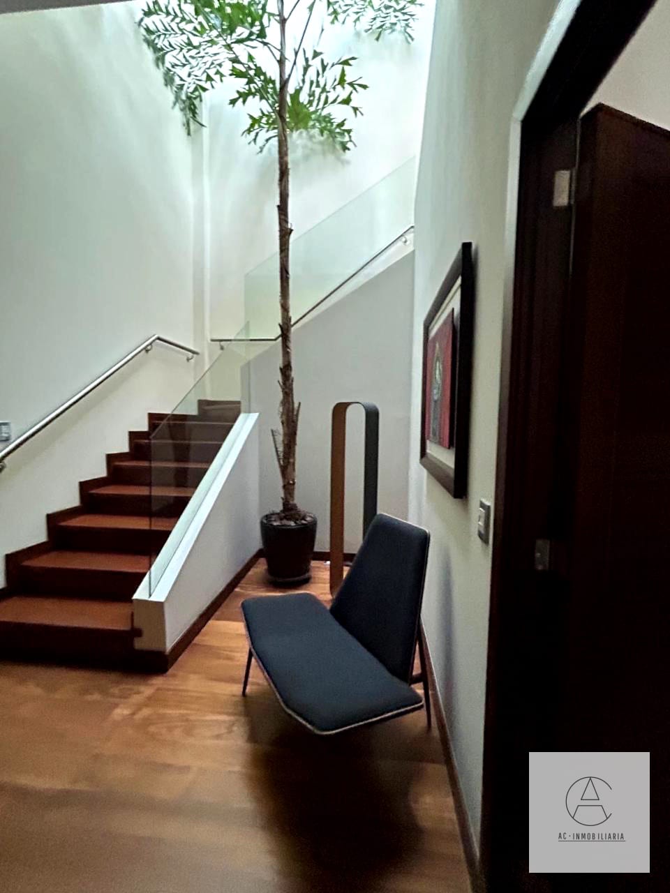 Apartamento de 2 niveles y jardín en renta, zona 14 — Apartamento en Alquiler en Matisse, Zona 14, Guatemala, Ciudad — foto 1 de 11