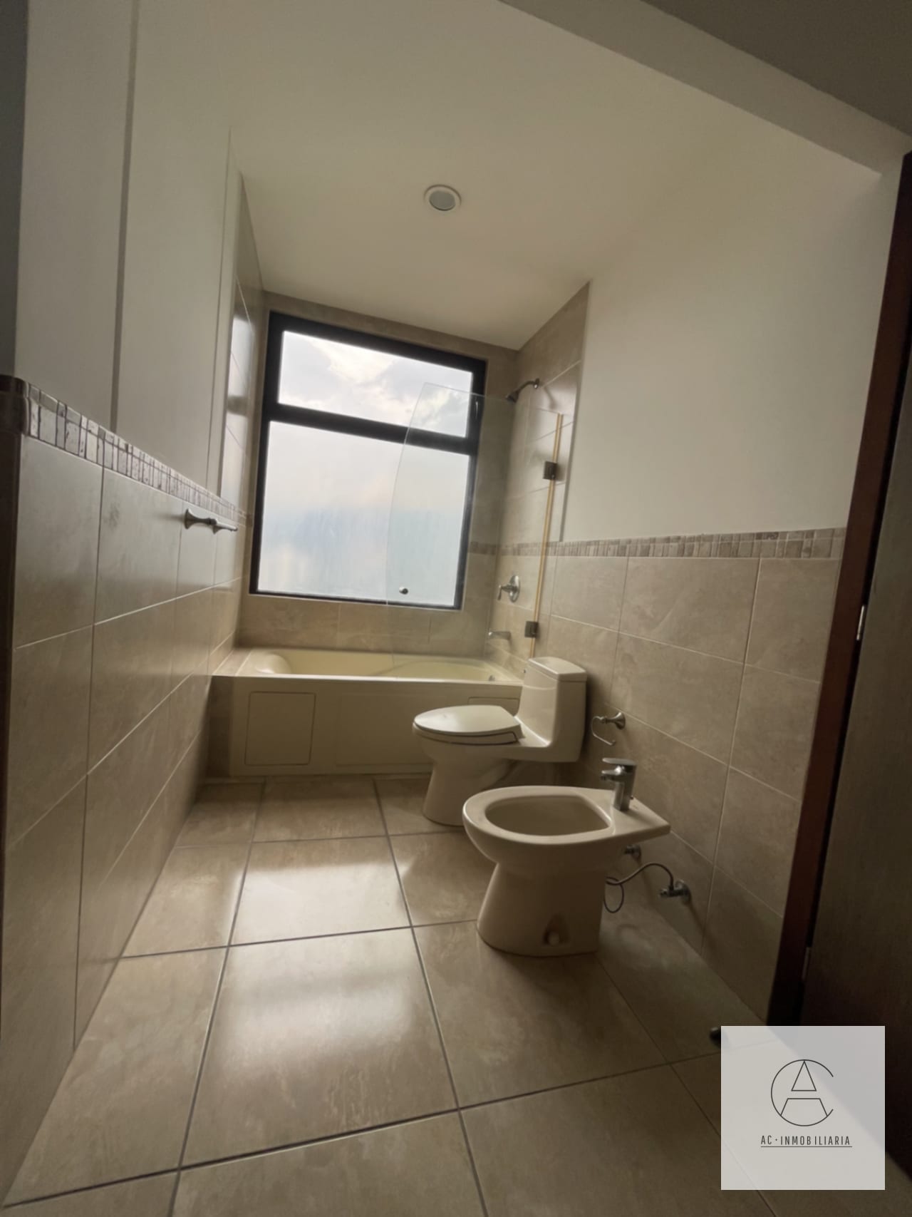 Apartamento en alquiler, zona 15 — Apartamento en Alquiler en Meridian, Zona 15, Guatemala, Ciudad — foto 12 de 15