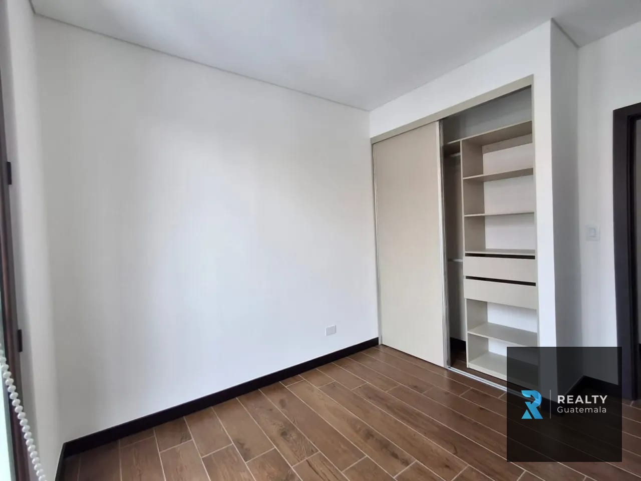 RENTO Apartamento Lirios IV, Cayalá, Zona 16 — Apartamento en Alquiler en Zona 16, Guatemala, Ciudad — foto 8 de 15