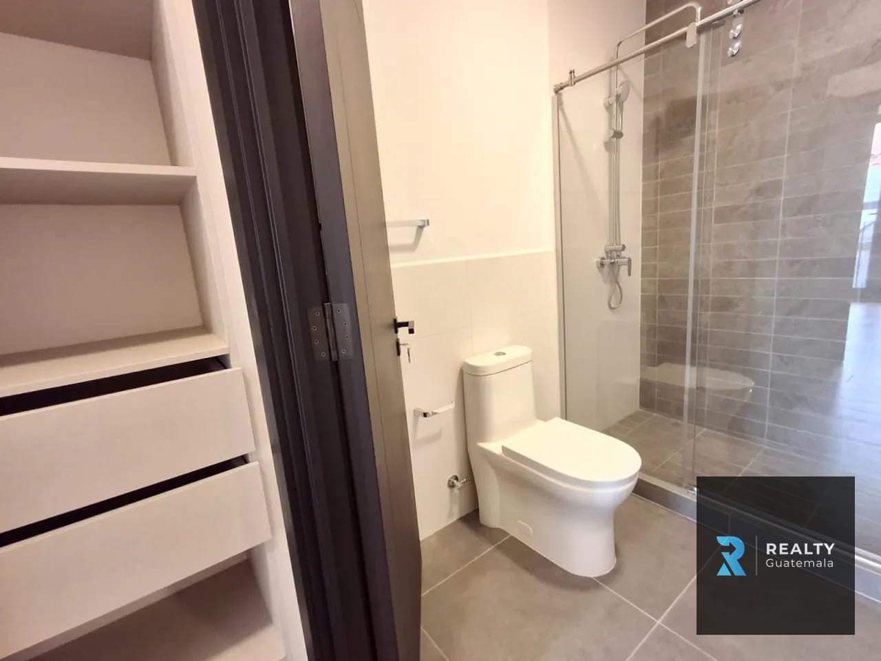 RENTO Apartamento Lirios IV, Cayalá, Zona 16 — Apartamento en Alquiler en Zona 16, Guatemala, Ciudad — foto 13 de 15
