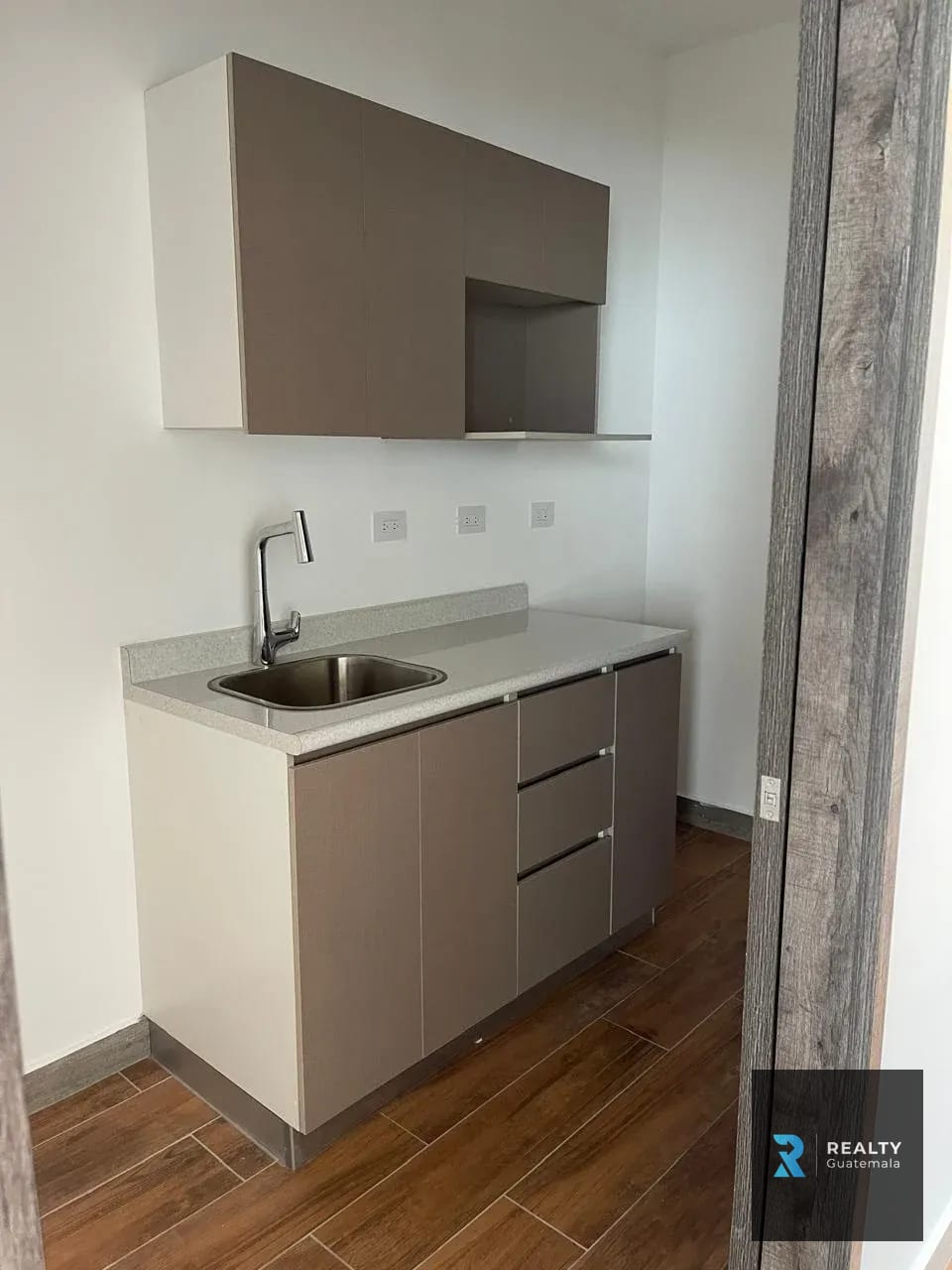 RENTO Apartamento Zona 15, Edificio Morea — Apartamento en Alquiler en Zona 14, Guatemala, Ciudad — foto 3 de 11
