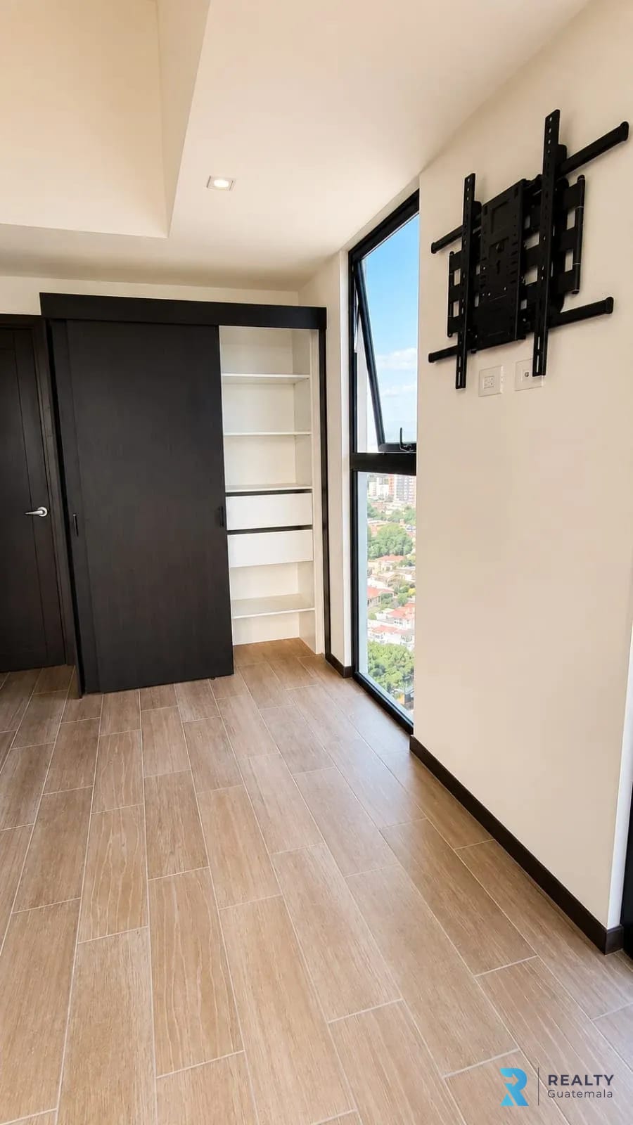 Apartamento Renta Altaire, Zona 11 — Apartamento en Alquiler en Zona 11, Guatemala, Ciudad — foto 6 de 6