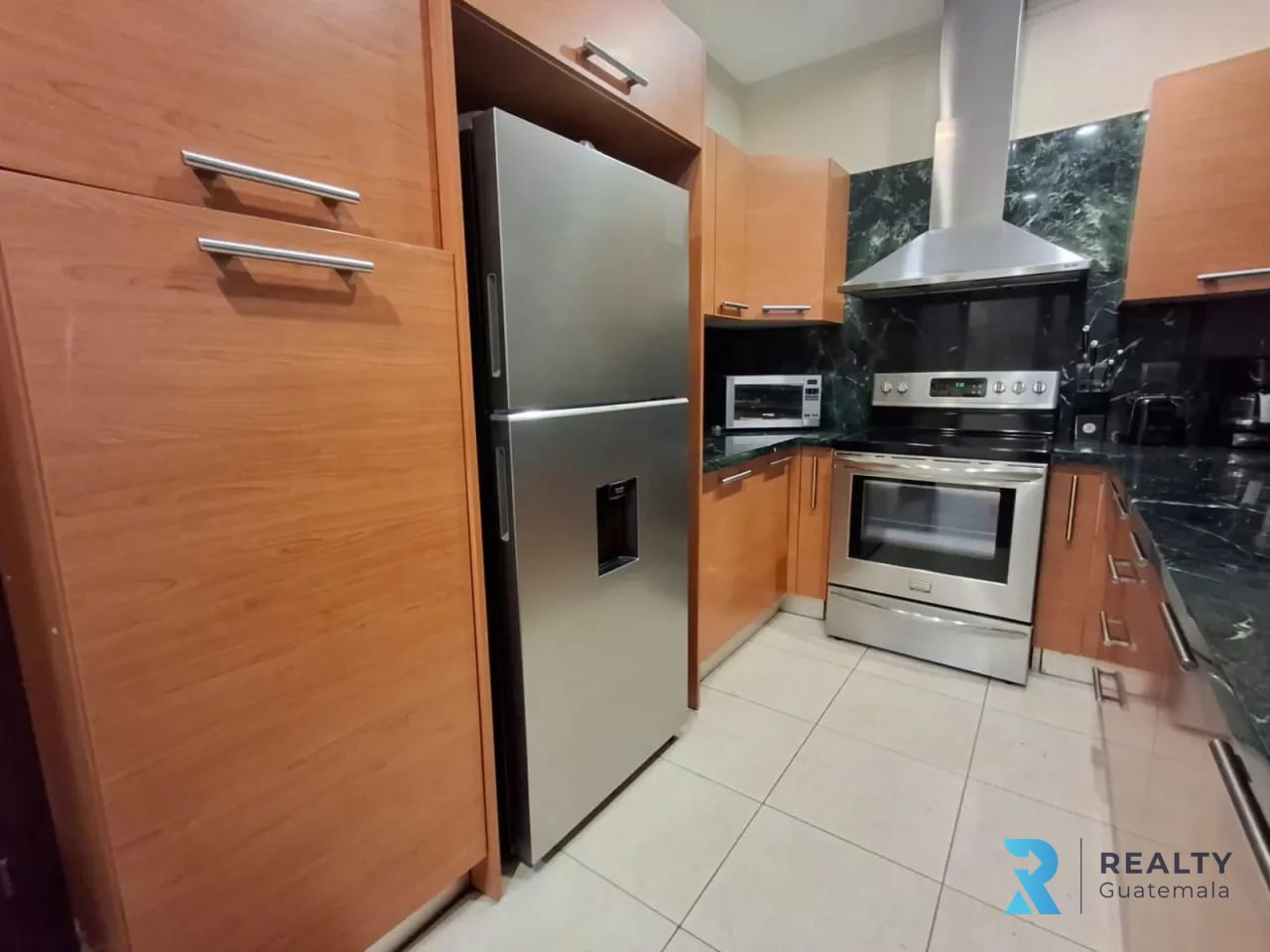 Rento Apartamento Santa Maria, Zona 10 — Apartamento en Alquiler en Santa María, Zona 10, Guatemala, Ciudad — foto 3 de 10