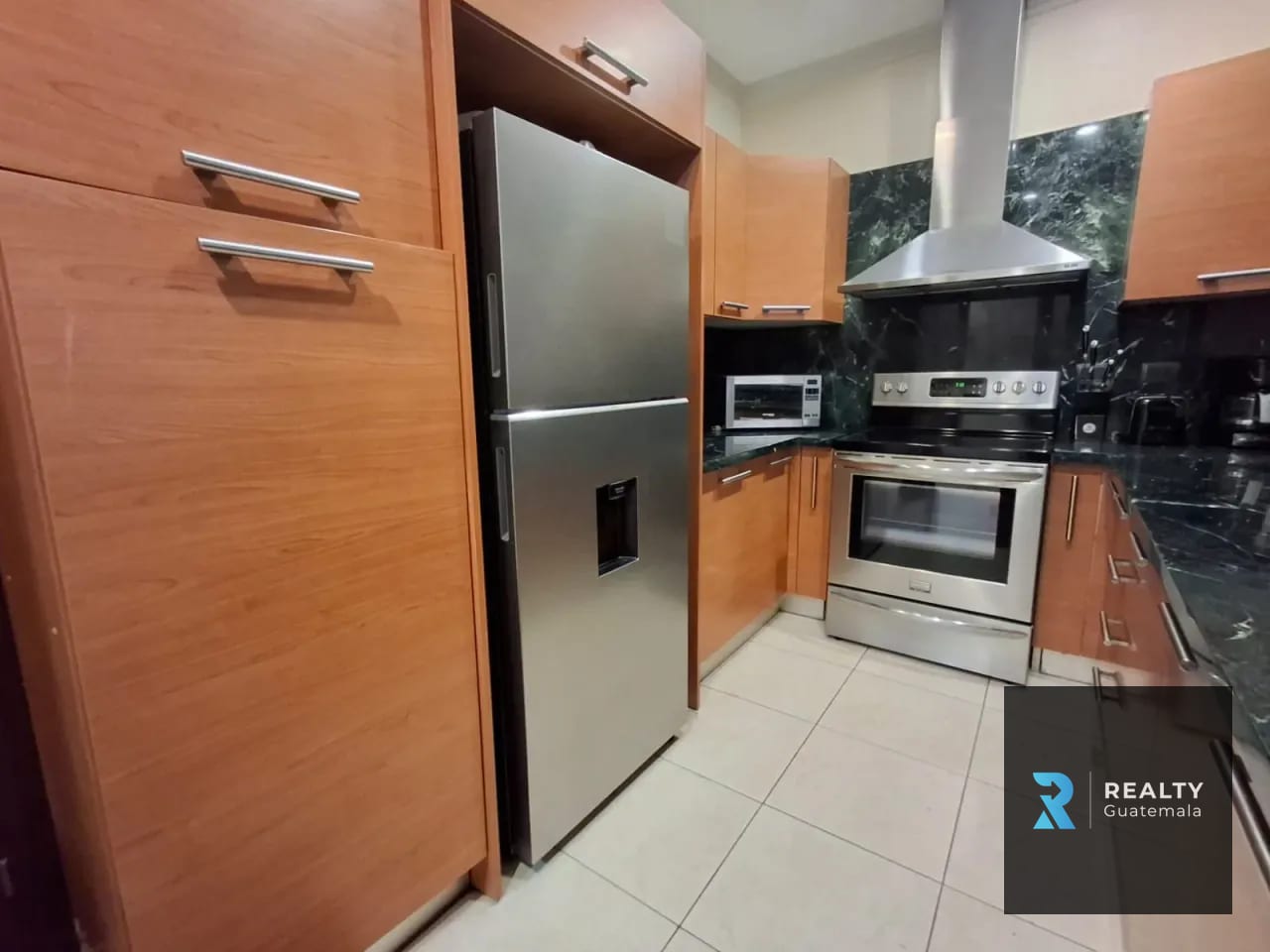 Rento Apartamento Santa Maria, Zona 10 — Apartamento en Alquiler en Santa María, Zona 10, Guatemala, Ciudad — foto 3 de 10