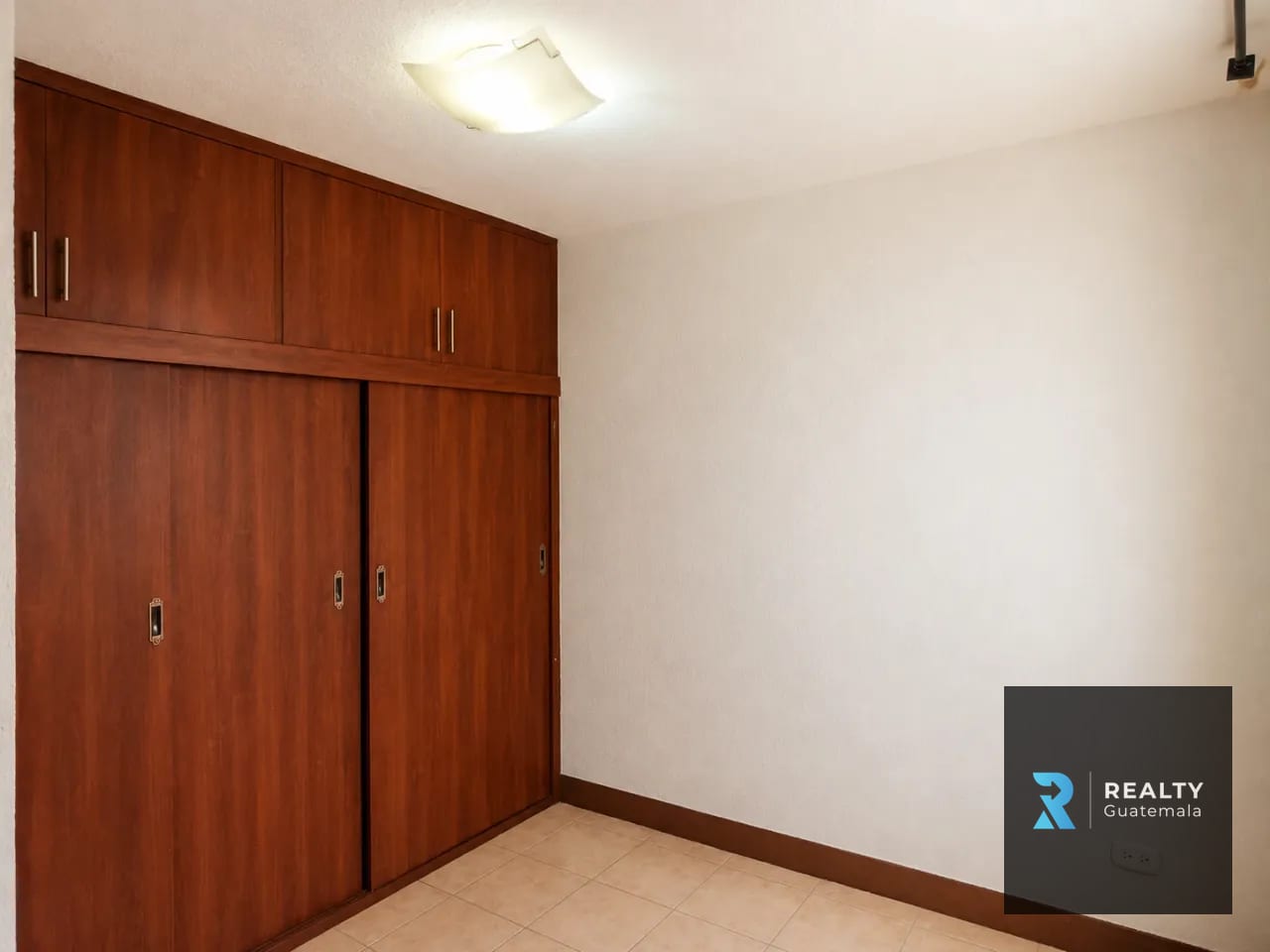 RENTO Apartamento Torre Atlántica, Zona 18 — Apartamento en Alquiler en Zona 18, Guatemala, Ciudad — foto 3 de 8
