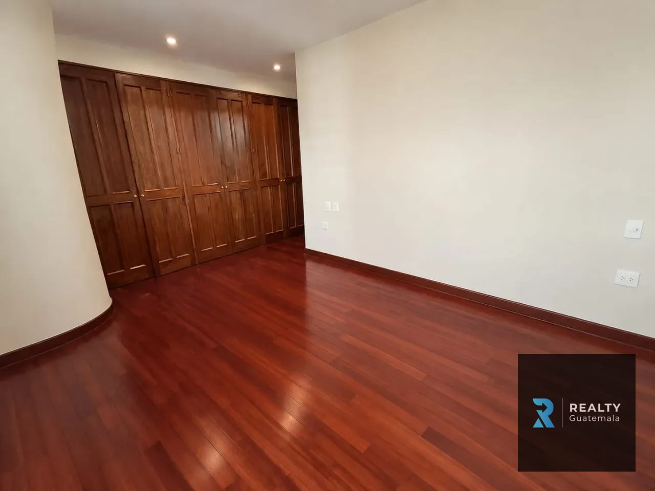 Rento Apartamento Zona 14, Real de Las Americas, amueblado!!! — Apartamento en Alquiler en Real de Las Américas, Zona 14, Guatemala, Ciudad — foto 6 de 9