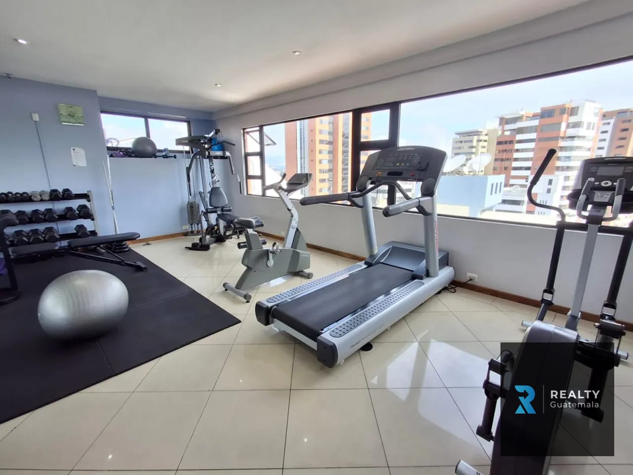 Rento Apartamento Zona 14, Real de Las Americas, amueblado!!! — Apartamento en Alquiler en Real de Las Américas, Zona 14, Guatemala, Ciudad — foto 8 de 9