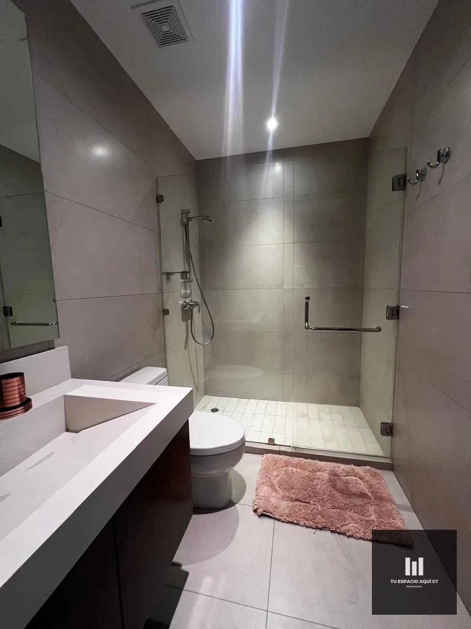 Precioso Apartamento Amueblado De LujoEn Renta En Zona 14 — Apartamento en Alquiler en Santa Inés, Zona 14, Guatemala, Ciudad — foto 7 de 11