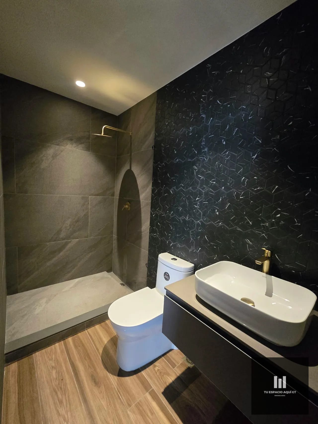 Apartamento En Venta de 1 Habitación En Edificio Atarah , Zona 10 — Apartamento en Venta en Atarah, Zona 10, Guatemala, Ciudad — foto 5 de 8