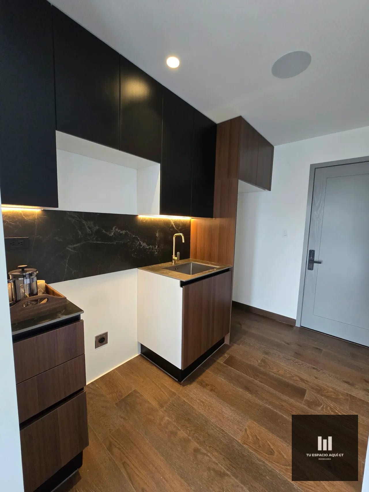 Precioso Apartamento En Venta En Edificio Atarah,Zona 10 — Apartamento en Venta en Atarah, Zona 10, Guatemala, Ciudad — foto 1 de 10