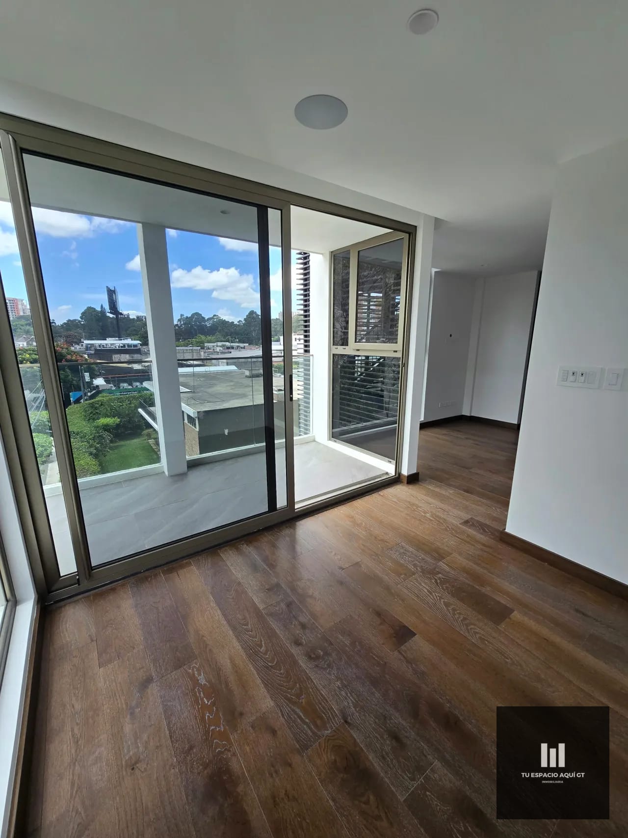Precioso Apartamento En Venta En Edificio Atarah,Zona 10 — Apartamento en Venta en Atarah, Zona 10, Guatemala, Ciudad — foto 3 de 10