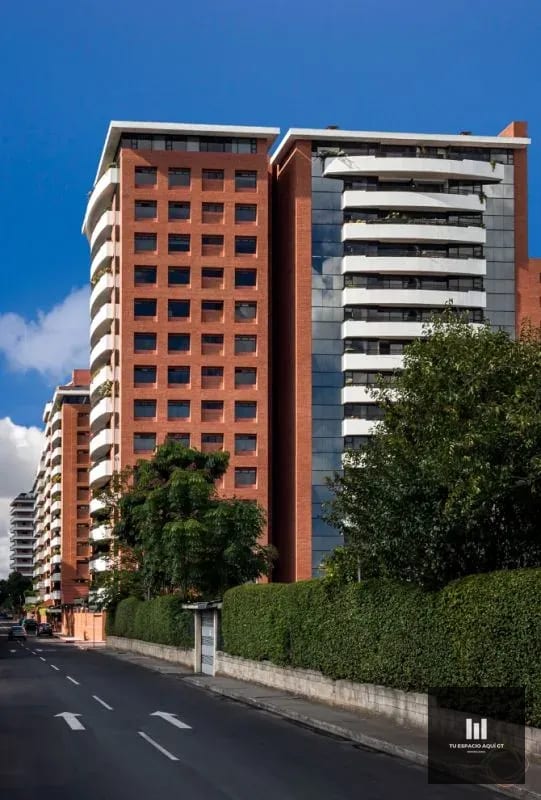 Espectacular Apartamento Amplio Frente a la Estación Zona 10 — Apartamento en Venta en Zona 10, Guatemala, Ciudad — foto 2 de 4