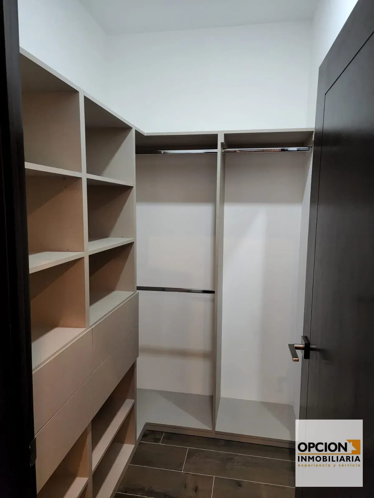 Rento Apartamento Diagoseis. Zona10 — Apartamento en Venta en Diagoseis, Zona 10, Guatemala, Ciudad — foto 4 de 9