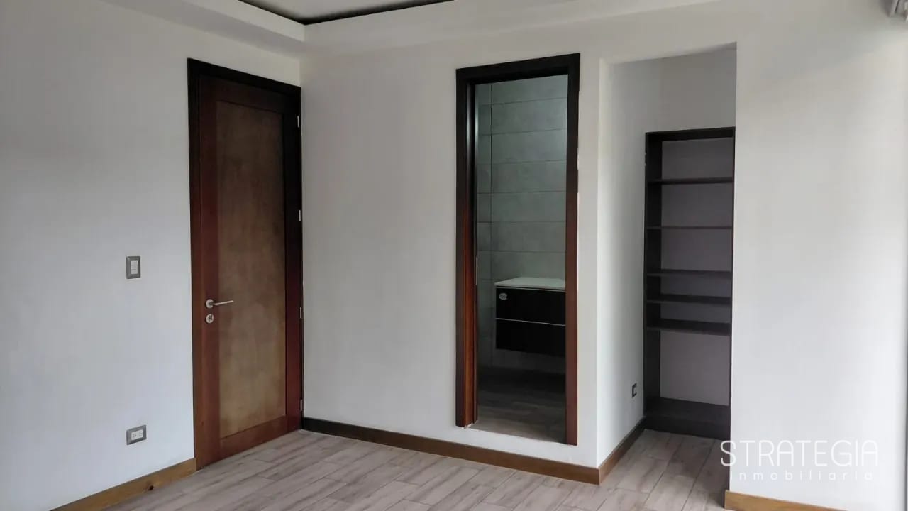 Renta: Apartamento en zona 16 — Apartamento en Alquiler en Lomas de San Isidro, Zona 16, Guatemala, Ciudad — foto 6 de 10