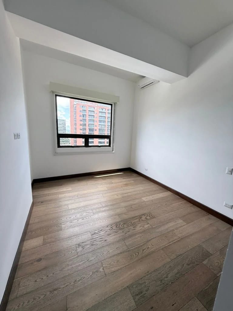 ALQUILO APARTAMENTO EN OAKLAND ZONA 10 — Apartamento en Alquiler en Zona 10, Guatemala, Ciudad — foto 10 de 17