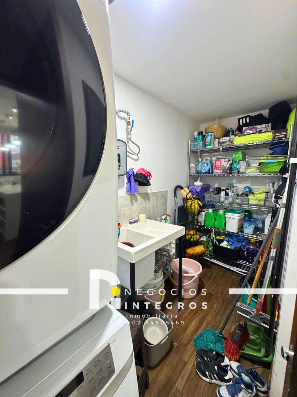 Vendo Apartamento con 5 Parqueos, Bodega, Terraza, Zona 10 — Apartamento en Venta en Zona 10, Guatemala, Ciudad — foto 16 de 17