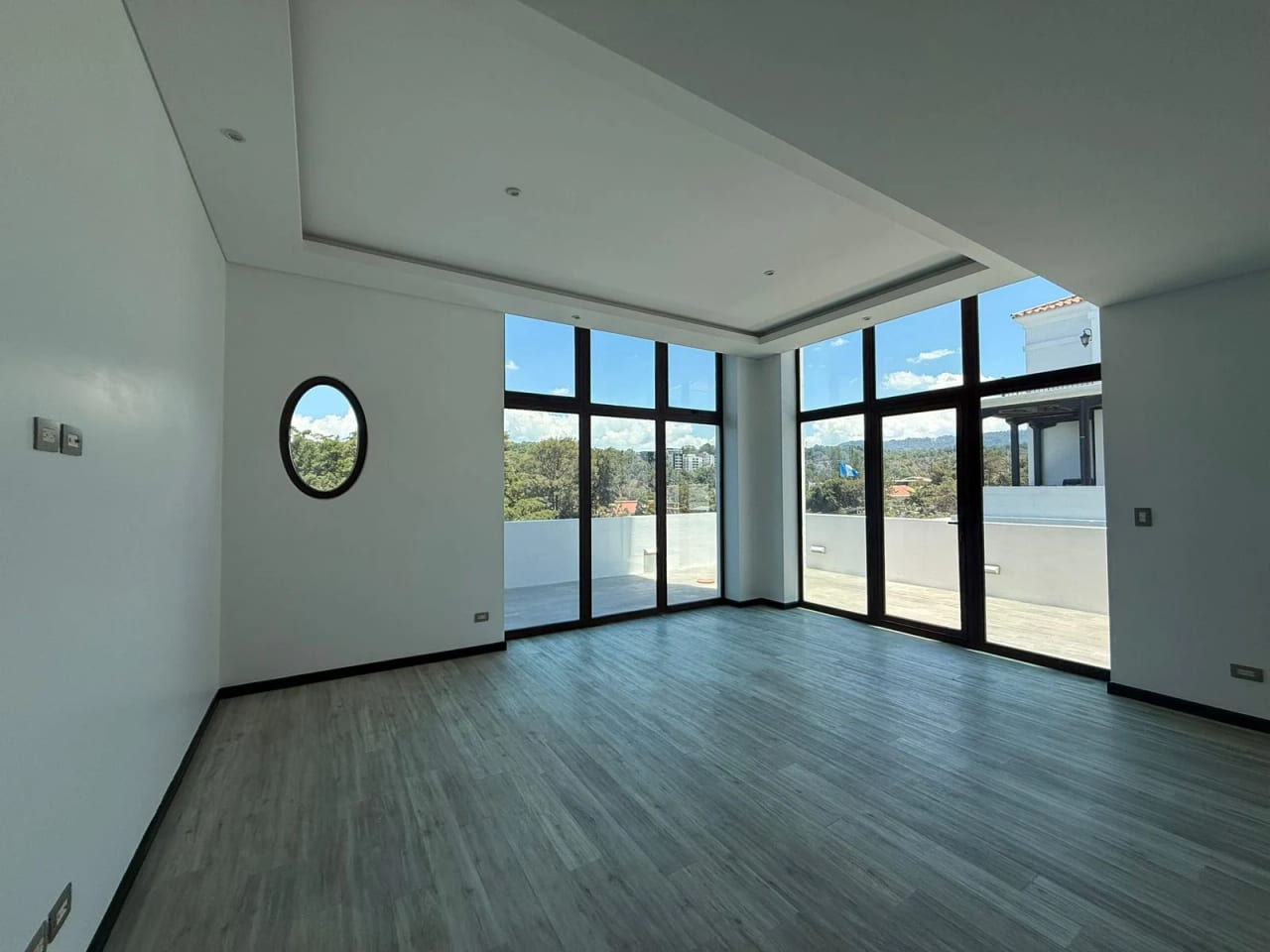 Vendo Apartamento con Terraza, Lirios de Cayala Z.16 — Apartamento en Venta en Lirios de Cayalá II, Zona 16, Guatemala, Ciudad — foto 6 de 17
