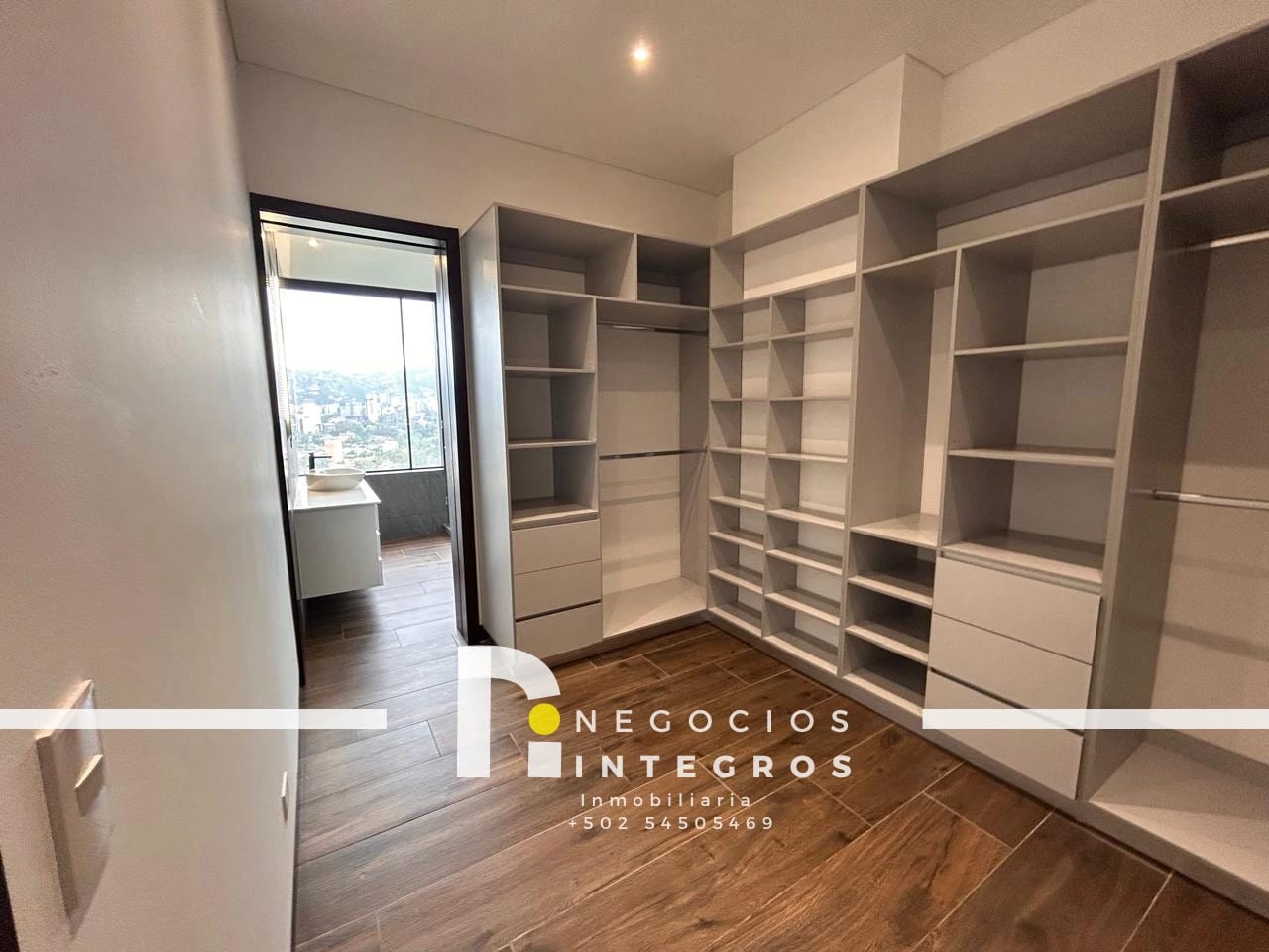 Vendo Espectacular Penthouse en Z.10 Oakland — Apartamento en Venta en Milenia, Zona 10, Guatemala, Ciudad — foto 16 de 17