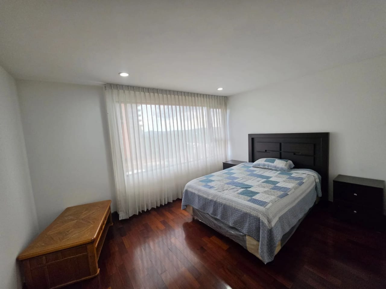 Apartamento Amueblado en Alquiler en Santa Maria Z.10, Balcón (j) — Apartamento en Venta en Santa María, Zona 10, Guatemala, Ciudad — foto 8 de 15
